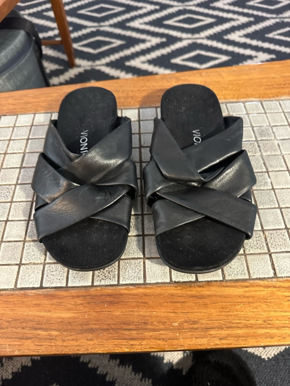 Vionic Black Crisscross Leather Slide Mules 8